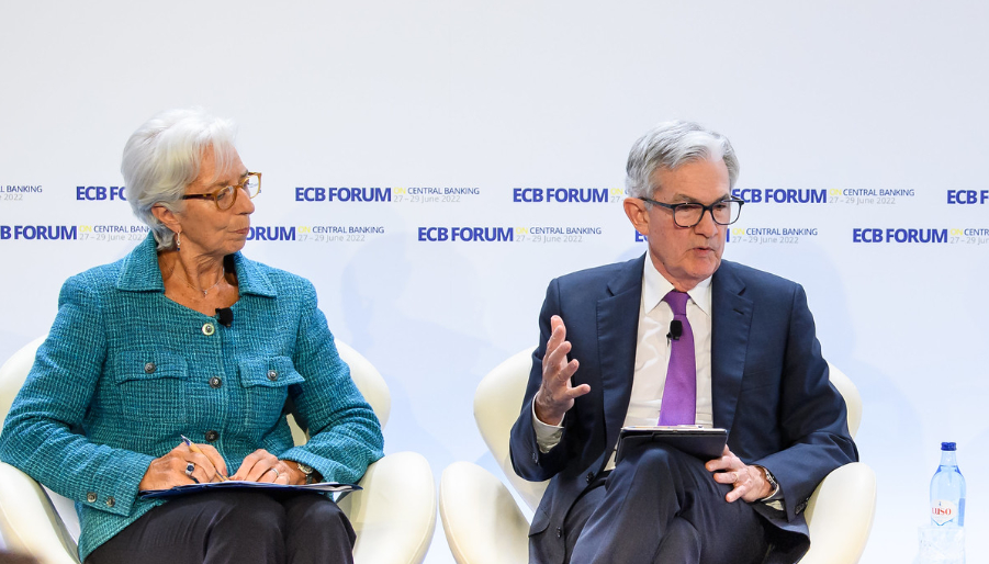 entre-la-pausa-y-el-giro:-la-economia-global-ante-el-espejo-de-la-politica-monetaria